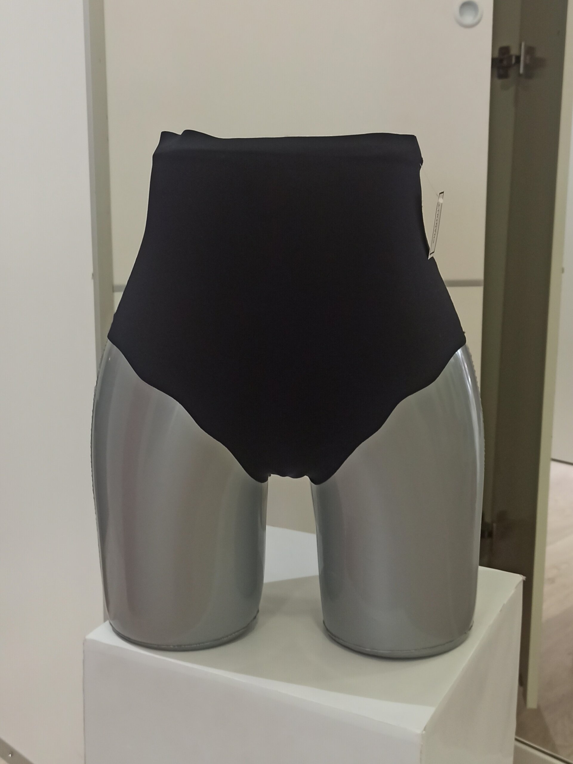 Tanga reafirmante sin costuras - 4